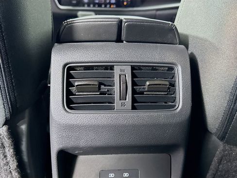 Used 2023 Nissan Rogue SV image 30