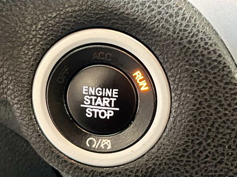 Used 2017 Chrysler 300 Limited image 24