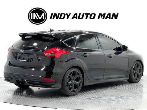 Used 2018 Ford Focus ST FWD image 4