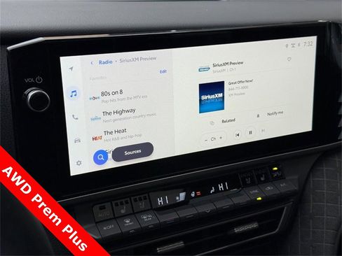 Used 2025 Toyota Camry XLE w/ Premium Plus Package image 23