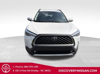 Used 2023 Toyota Corolla Cross XLE w/ Convenience Package FWD video 2