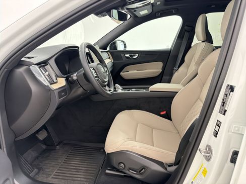 Used 2026 Volvo XC60 B5 Core image 5