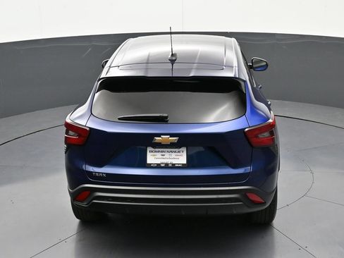 Used 2024 Chevrolet Trax LS w/ LS Convenience Package FWD image 19