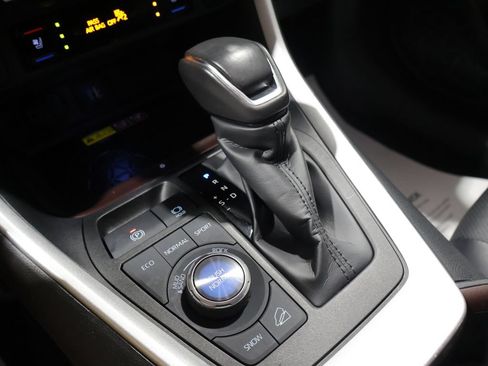 Used 2024 Toyota RAV4 Limited w/ Advanced Technology Package AWD/4WD image 31