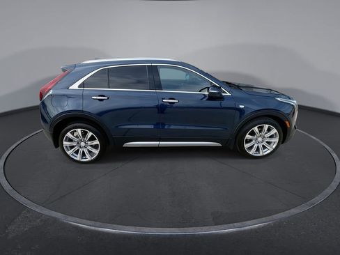Used 2020 Cadillac XT4 Premium Luxury w/ Technology Package FWD image 9
