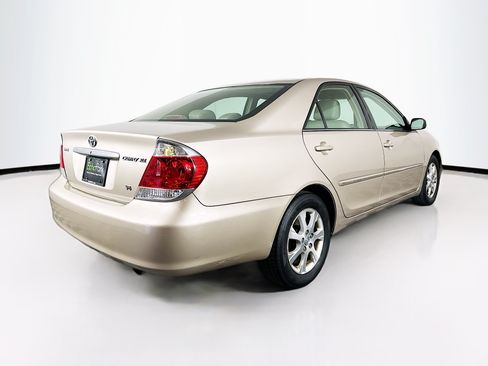 Used 2006 Toyota Camry XLE FWD image 9