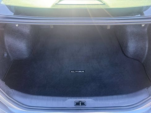 Used 2025 Nissan Altima 2.5 SV FWD image 31