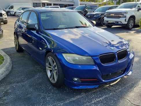 Used 2010 BMW 328i xDrive Sedan AWD/4WD image 2