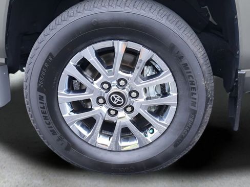 Certified 2025 Toyota Tacoma Limited AWD/4WD image 9