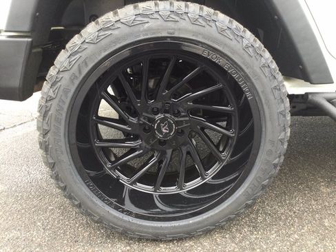 Used 2017 Jeep Wrangler Unlimited Sport AWD/4WD image 32