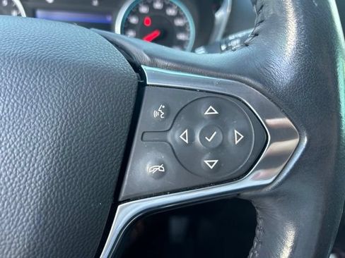 Used 2020 Chevrolet Traverse LT FWD image 12