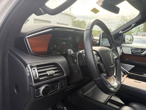 Used 2019 Lincoln Navigator Reserve w/ Cargo Package AWD/4WD image 21