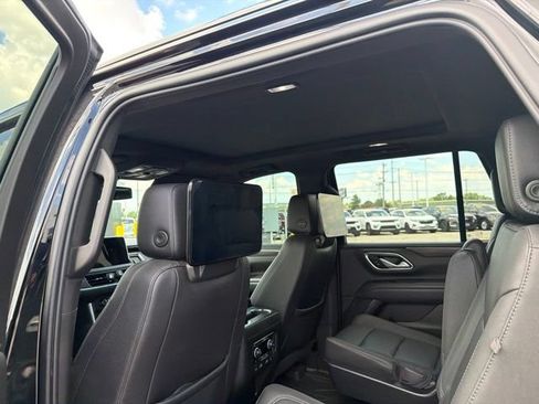 Used 2022 Chevrolet Tahoe Z71 w/ Z71 Off-Road Package AWD/4WD image 6