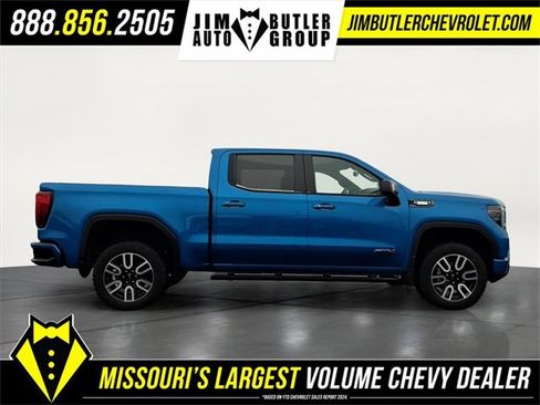 Used 2024 GMC Sierra 1500 AT4 w/ Technology Package image 5