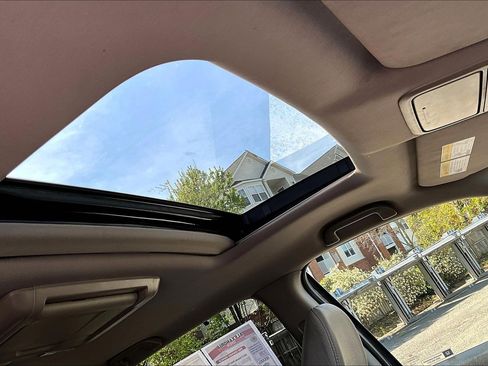 Used 2017 Honda Pilot Touring image 21