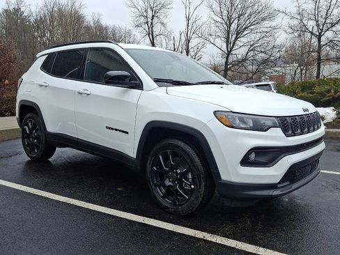 New 2026 Jeep Compass Latitude image 2