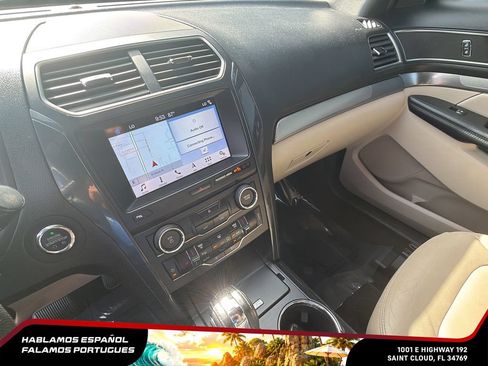 Used 2018 Ford Explorer XLT w/ Equipment Group 202A FWD image 18