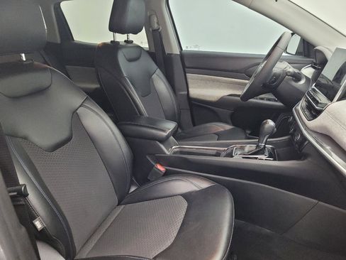 Used 2022 Jeep Compass Latitude FWD image 21