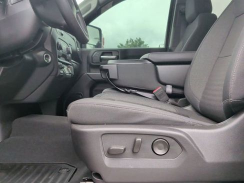 Used 2025 Chevrolet Silverado 2500 Custom w/ Custom Value Package AWD/4WD image 13