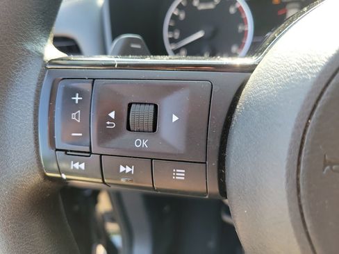 Used 2021 Nissan Rogue S FWD image 26