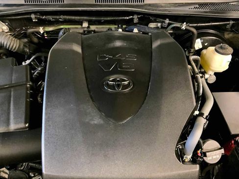 Used 2021 Toyota Tacoma SR5 image 30