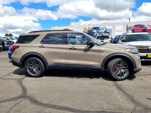 New 2026 Ford Explorer ST-Line image 3