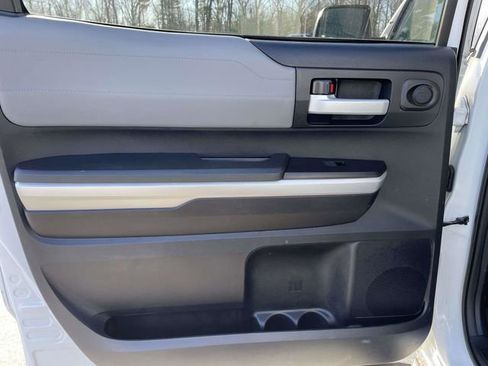 Used 2014 Toyota Tundra Limited w/ Limited Premium Package image 18