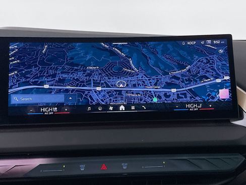 Used 2025 BMW X3 xDrive30i w/ Convenience Package image 12