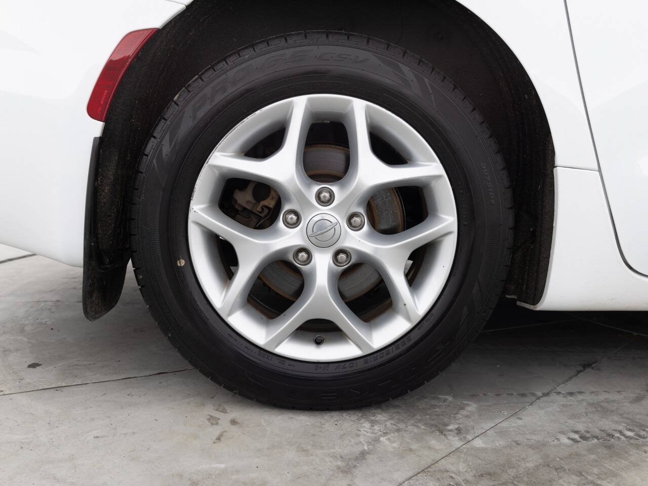 Used 2017 Chrysler Pacifica Touring-L w/ Tire & Wheel Group FWD image 19