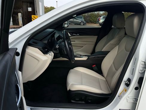 Used 2023 Cadillac CT4 Luxury w/ Sun And Sound Package image 10