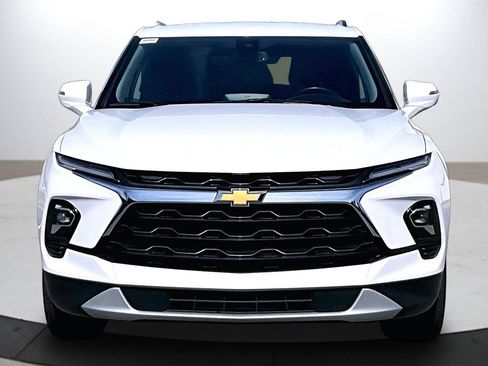 Used 2024 Chevrolet Blazer LT image 3