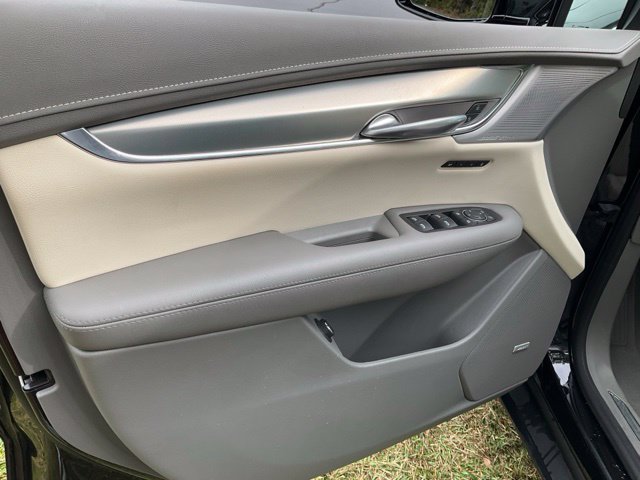 Used 2023 Cadillac XT5 Premium Luxury w/ Technology Package AWD/4WD image 7