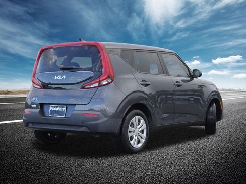 Used 2022 Kia Soul LX image 14