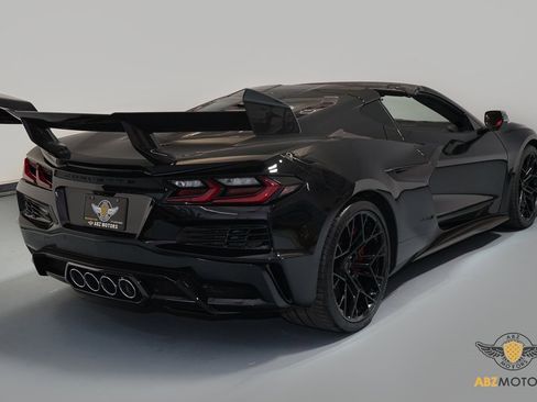 Used 2026 Chevrolet Corvette ZR1 w/ ZR1 Carbon Fiber Aero Package image 6