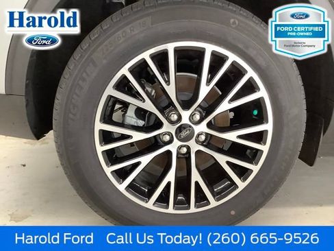 Certified 2024 Ford Escape SE w/ PHEV Premium Package FWD image 9