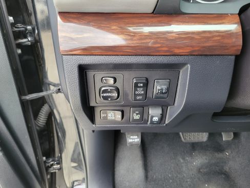 Used 2017 Toyota Tundra Limited w/ Limited Premium Package RWD image 23