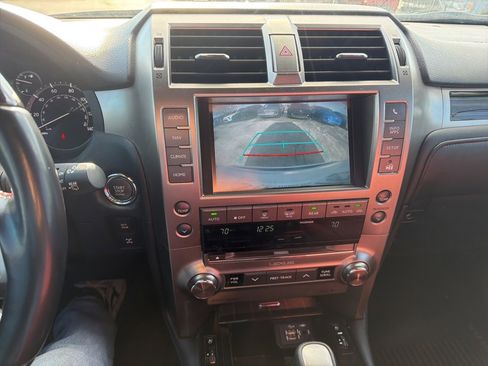 Used 2021 Lexus GX 460 Premium w/ Premium Package image 13