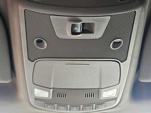 Used 2020 Ford F150 Lariat image 33