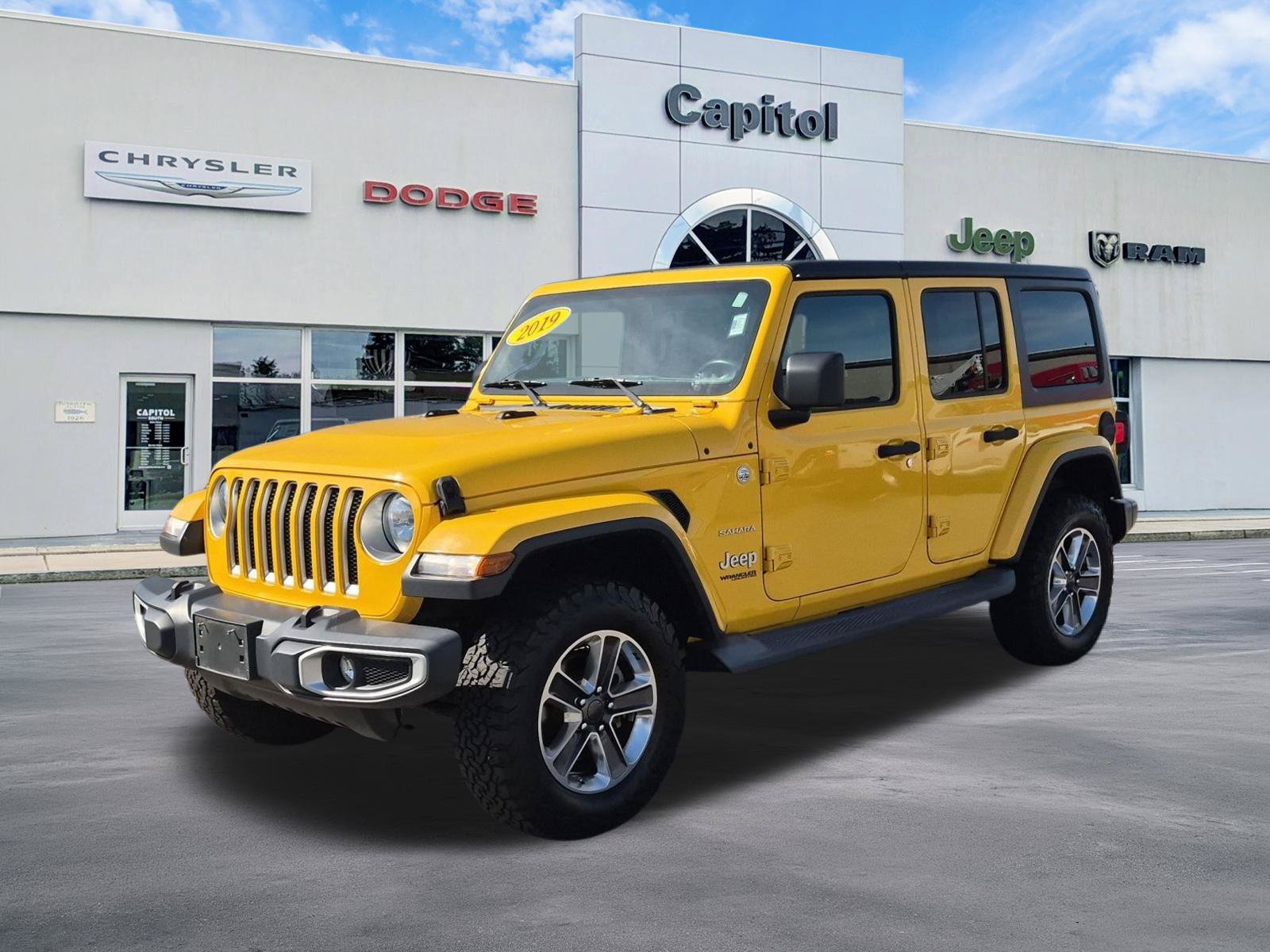 Used 2019 Jeep Wrangler Unlimited Sahara AWD/4WD image 7