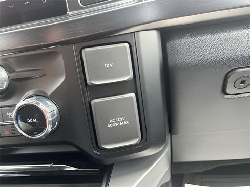 New 2026 Ford F250 Lariat w/ Black Appearance Package image 22
