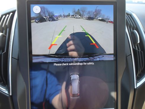 Used 2024 Ford Edge Titanium image 21