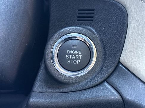 Used 2020 Subaru Outback Limited image 27