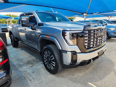 Used 2025 GMC Sierra 2500 Denali Ultimate AWD/4WD image 1