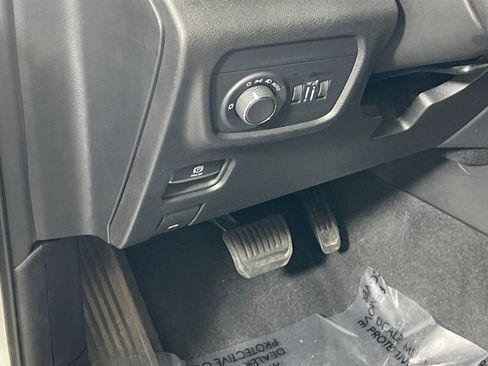 Used 2023 Jeep Grand Cherokee Altitude image 10