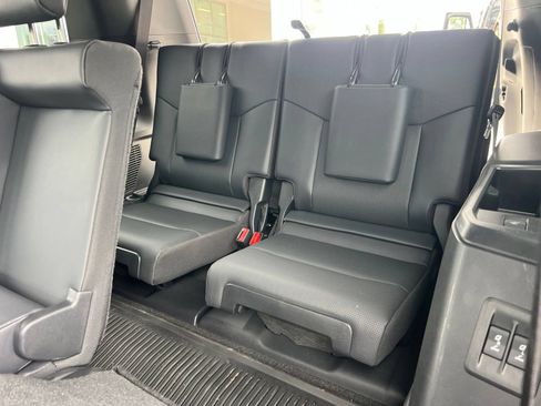 Used 2025 Lexus GX 550 w/ Accessory Package (2T) AWD/4WD image 32