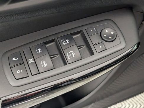 Used 2020 Jeep Cherokee Latitude Plus image 11