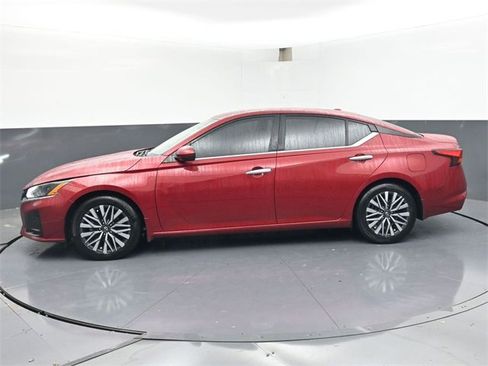 Used 2023 Nissan Altima 2.5 SV image 4