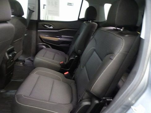 Used 2021 GMC Acadia SLE w/ Driver Convenience Package image 4