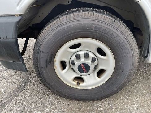 Used 2019 GMC Savana 2500 w/ Driver Convenience Package image 2