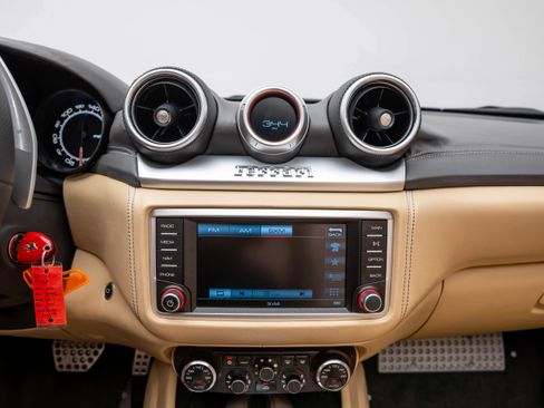 Certified 2016 Ferrari California T image 26